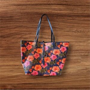 Open-top tote bag with matching zippered pouch